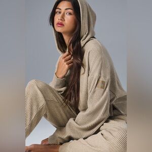 ALO Yoga Ribbed Hooded Sweatshirt in Beige